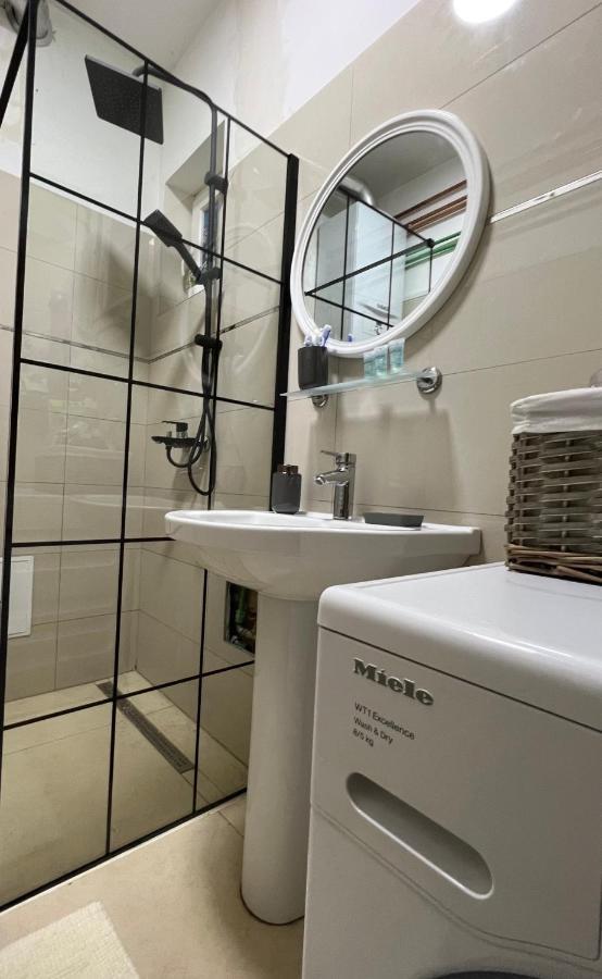 Le Royal Suites Sarajevo - City Center Bagian luar foto
